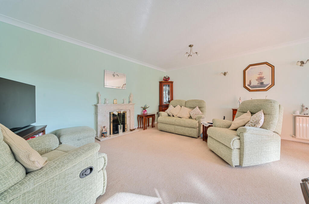 1365553-7-68e7f6d...