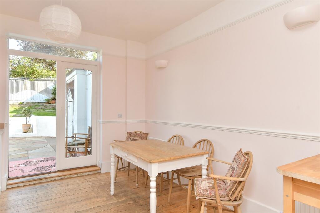 Kitchen/ Dining Area