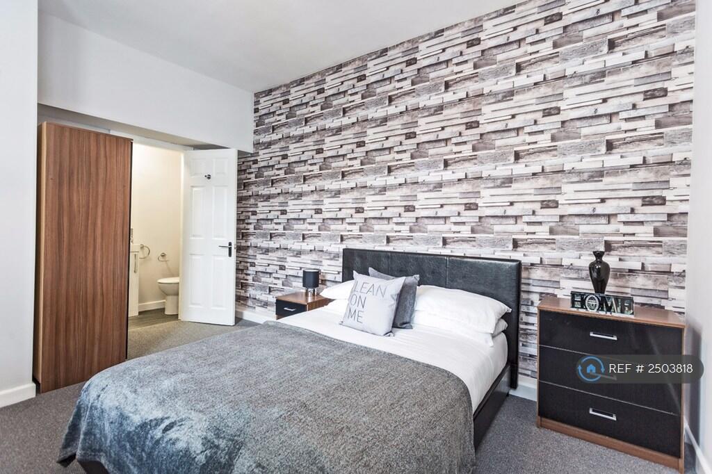 Room 5- Double En-Suite - Let