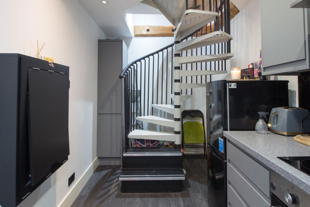7 Kitchen Nab Lane EweMove Adam Hendry