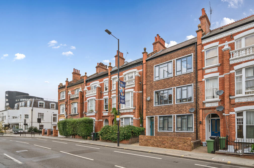 1330919-16-688cd8...