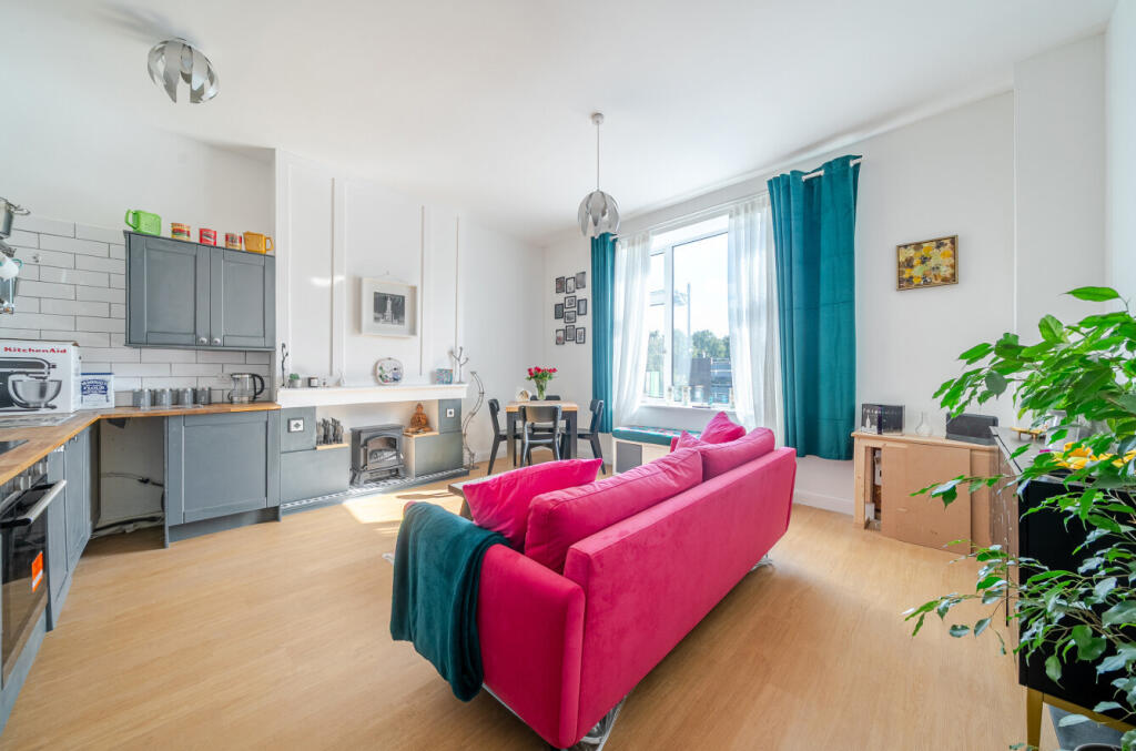 1347522-11-68b5c2...