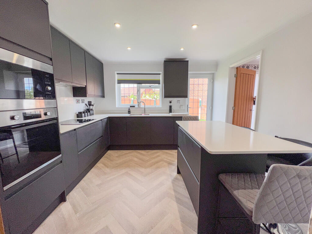 IMG_16942_16_orig...