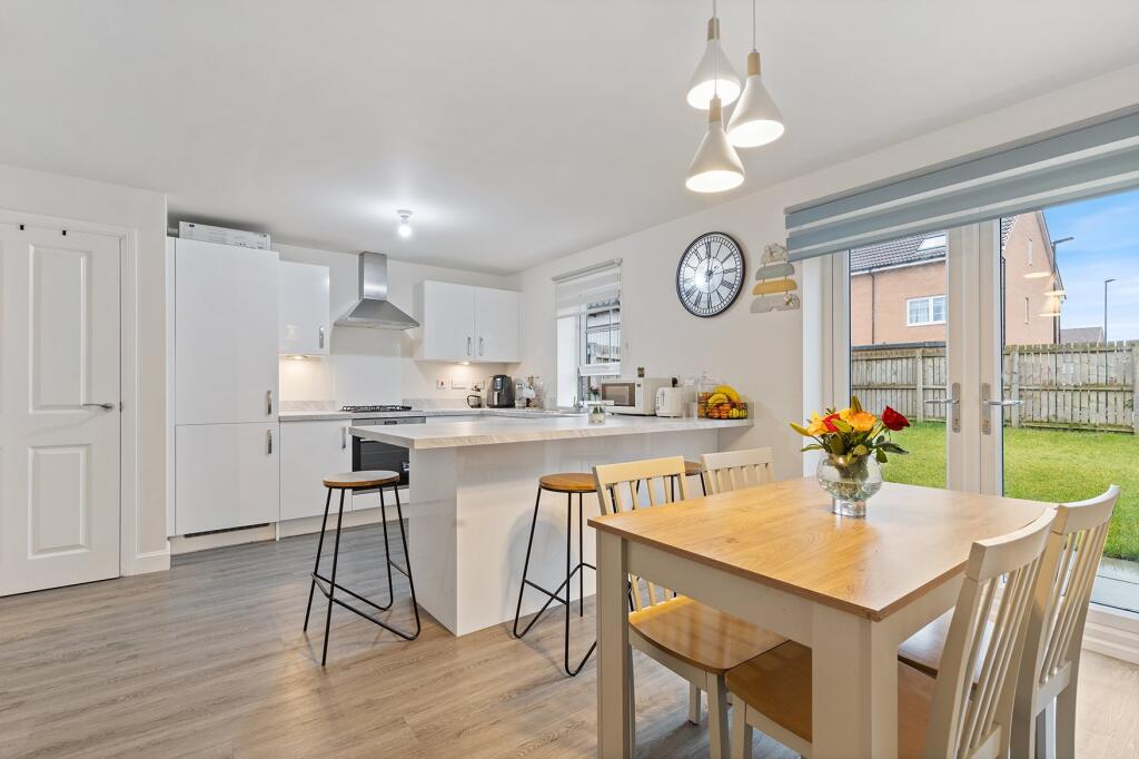 27 Riverside Lane, W