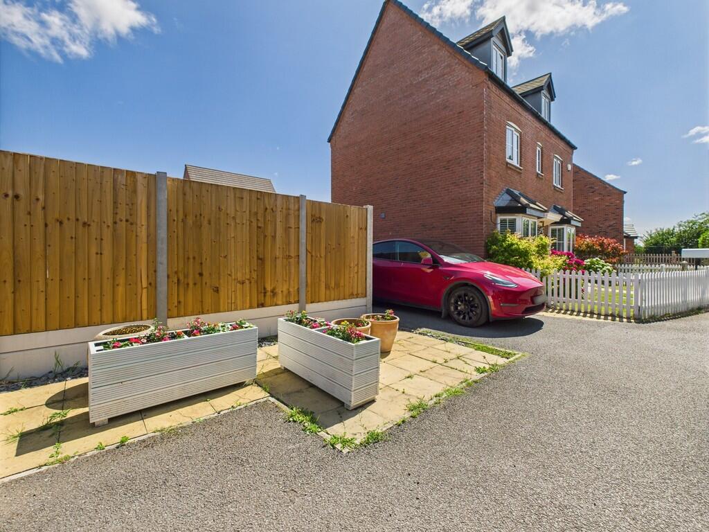 CAM02854G0-PR0404...