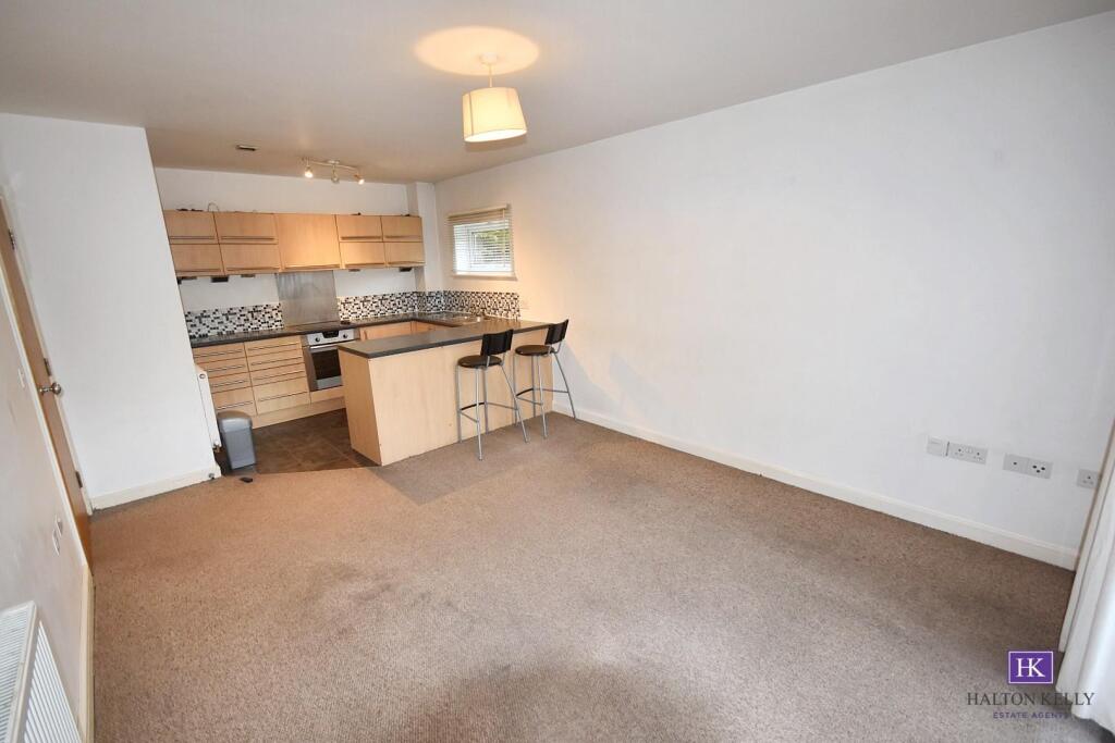 OPEN PLAN LIVING/KITCHEN