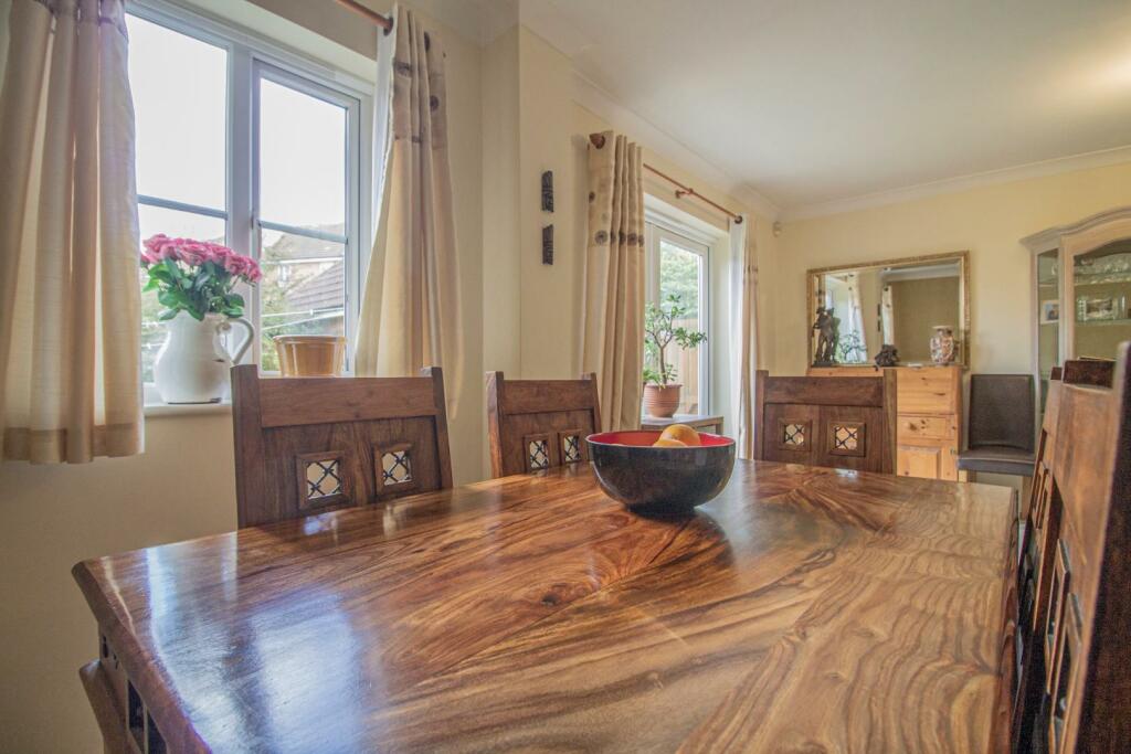 42 Manning Road Dining room (close up).jpg