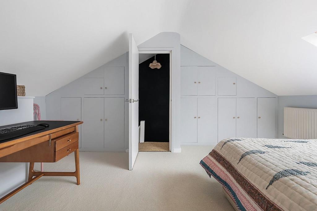 Bedroom (4).jpg