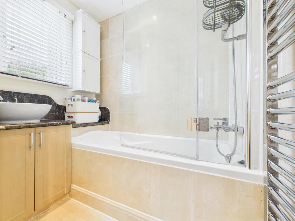 CAM02909G0-PR0424-STILL013