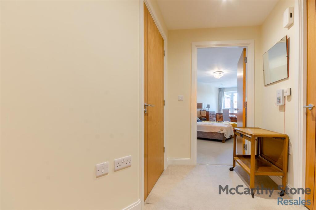 8646297-interior08.jpg