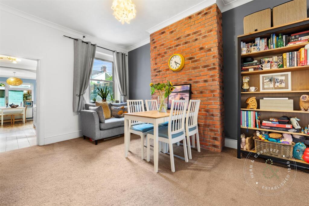 Treharris Street (5).jpg