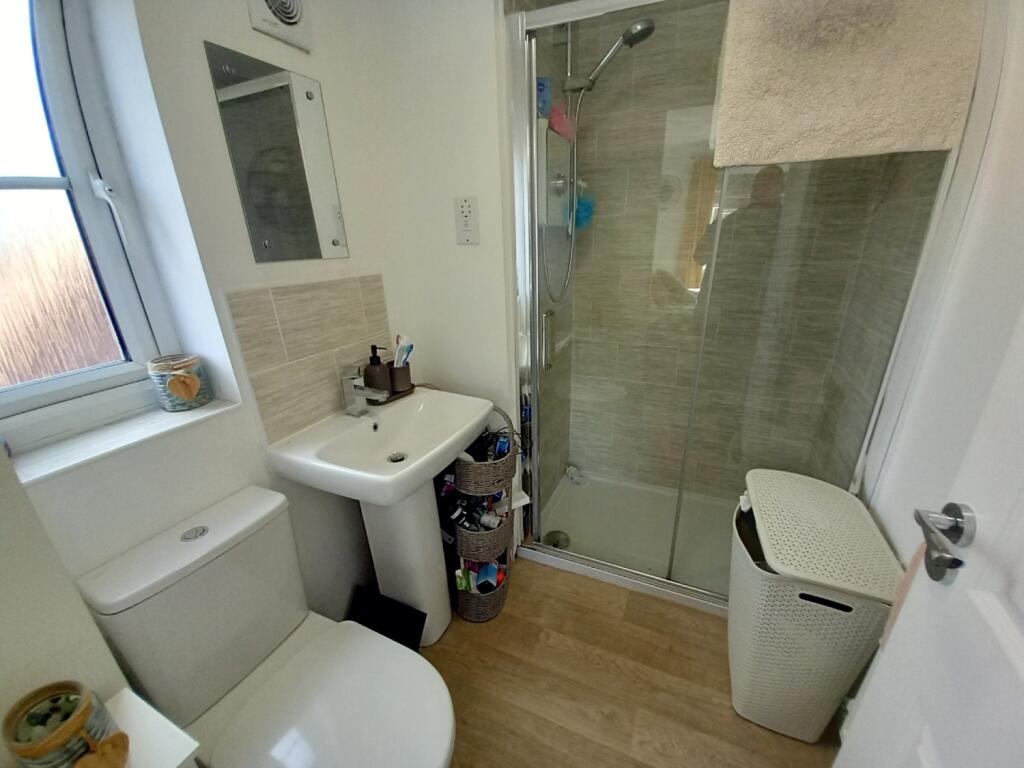EN SUITE