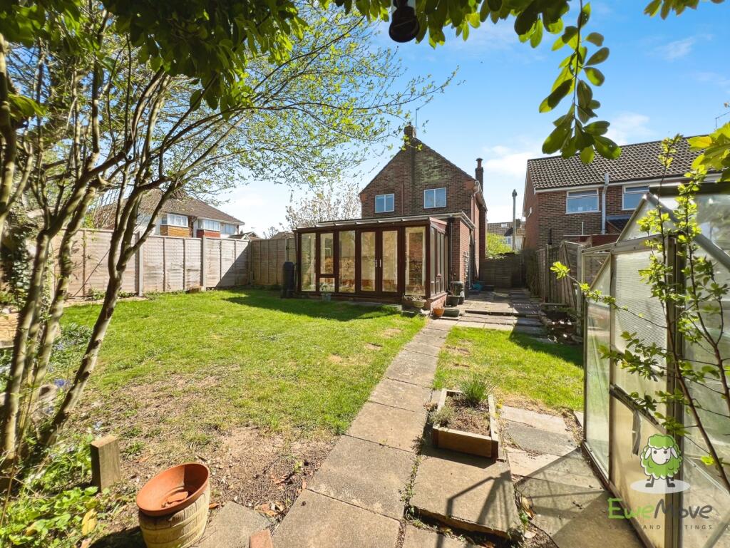 EweMove Basingstoke Estate Agents Chandler Road