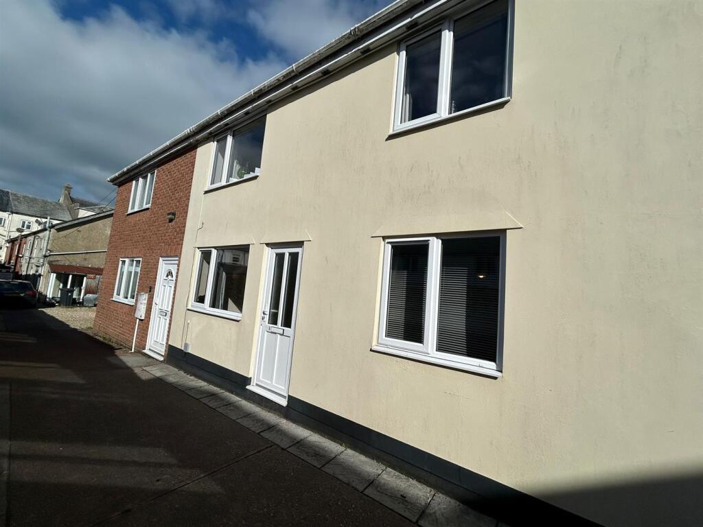 WhatsApp Image 2025-10-06 at 14.45.38 (1).jpeg