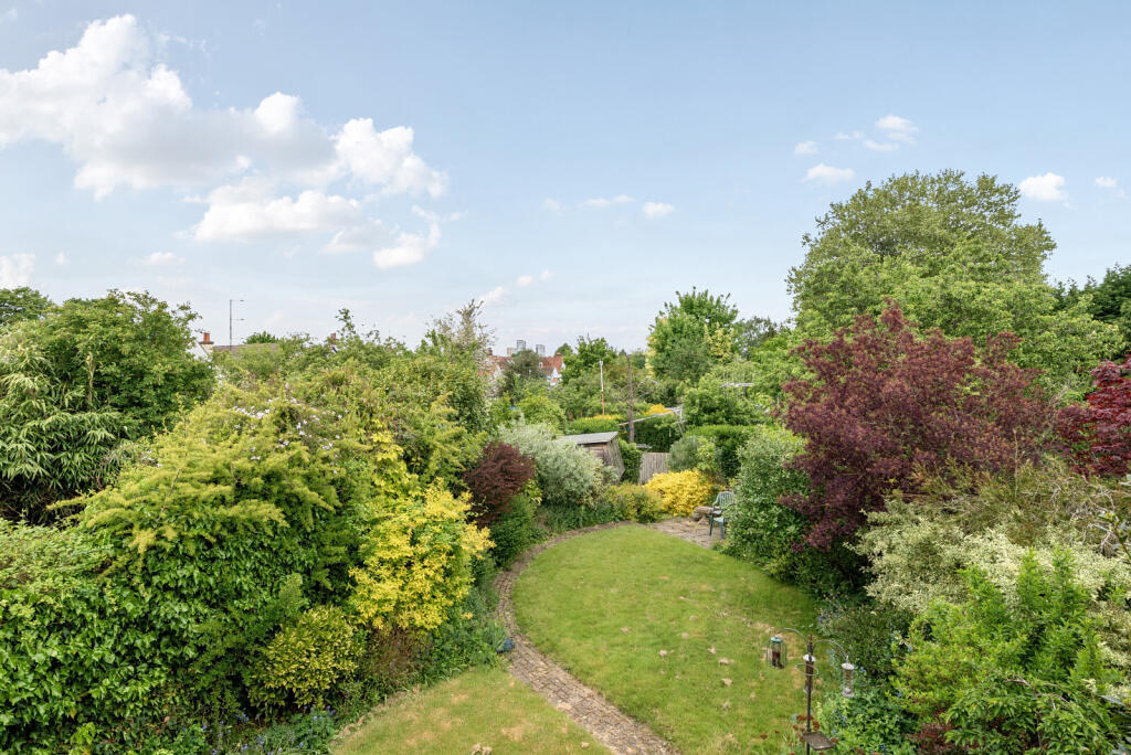 12-6819e6496d3b7-...