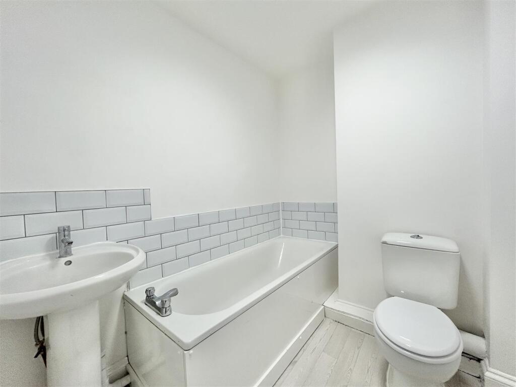 F4 Bathroom