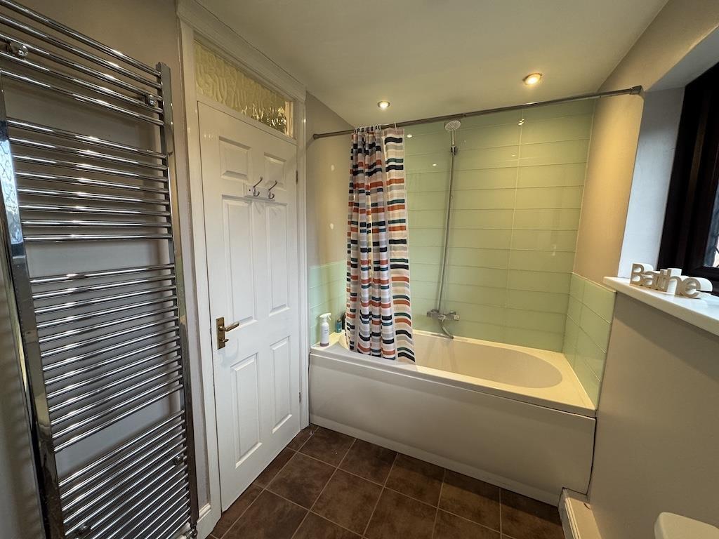24 - Family Bathroom..jpg