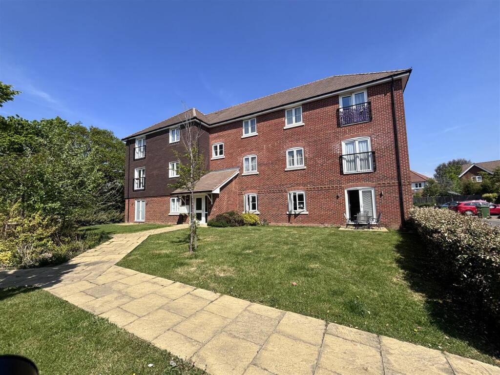 Briar external patio view.jpg