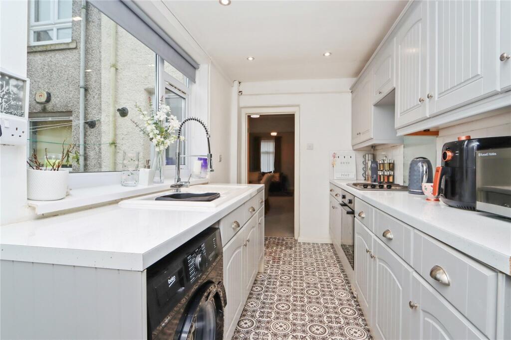 Kitchen Pic 2