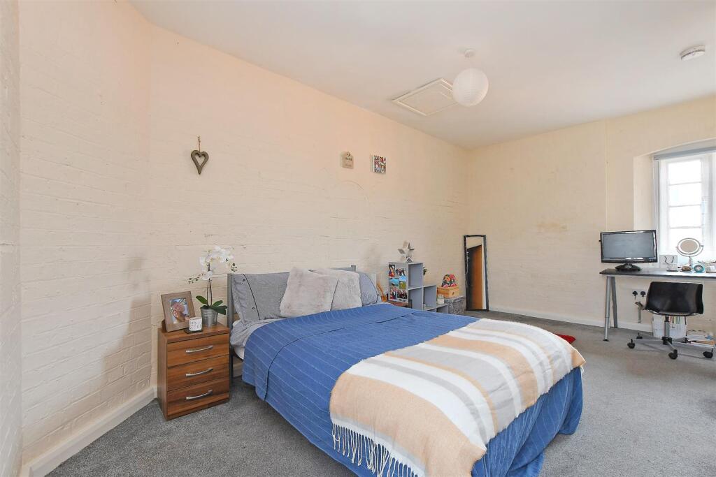 Barracks Penthouse 5.jpg
