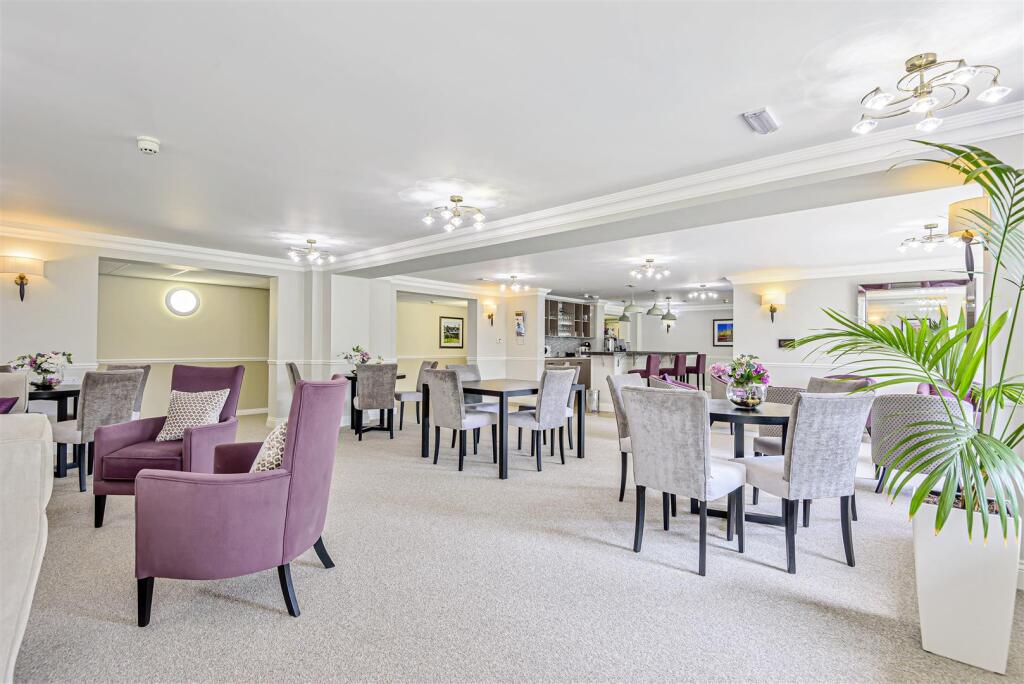 Owners Lounge 2.jpg