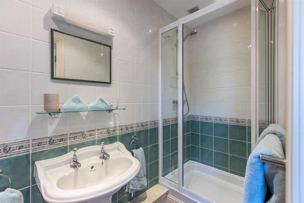 Rockery Cottage Bedroom 5-3.jpg