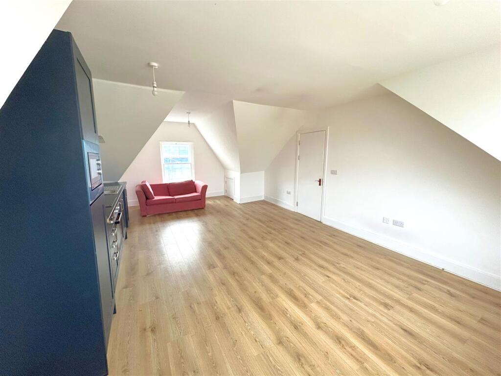 Living Room / Kitchen