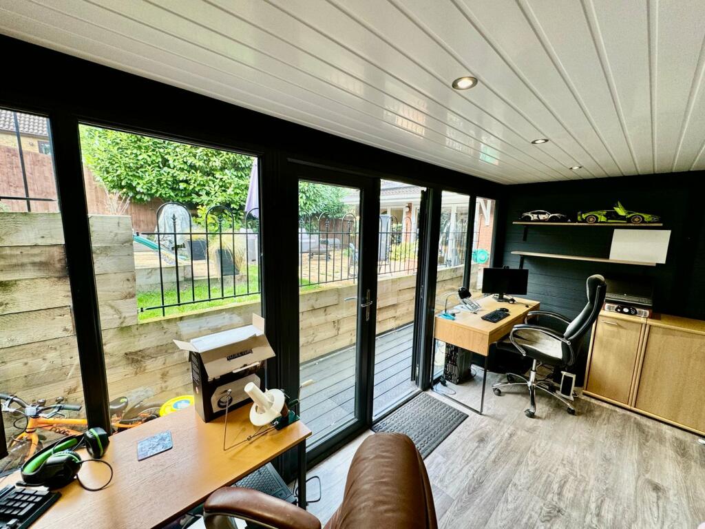  Home Office / Hub
