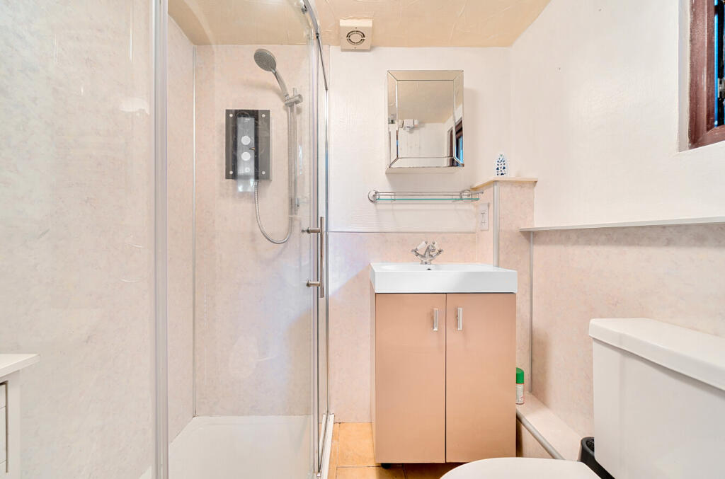 1332351-10-6890ea...