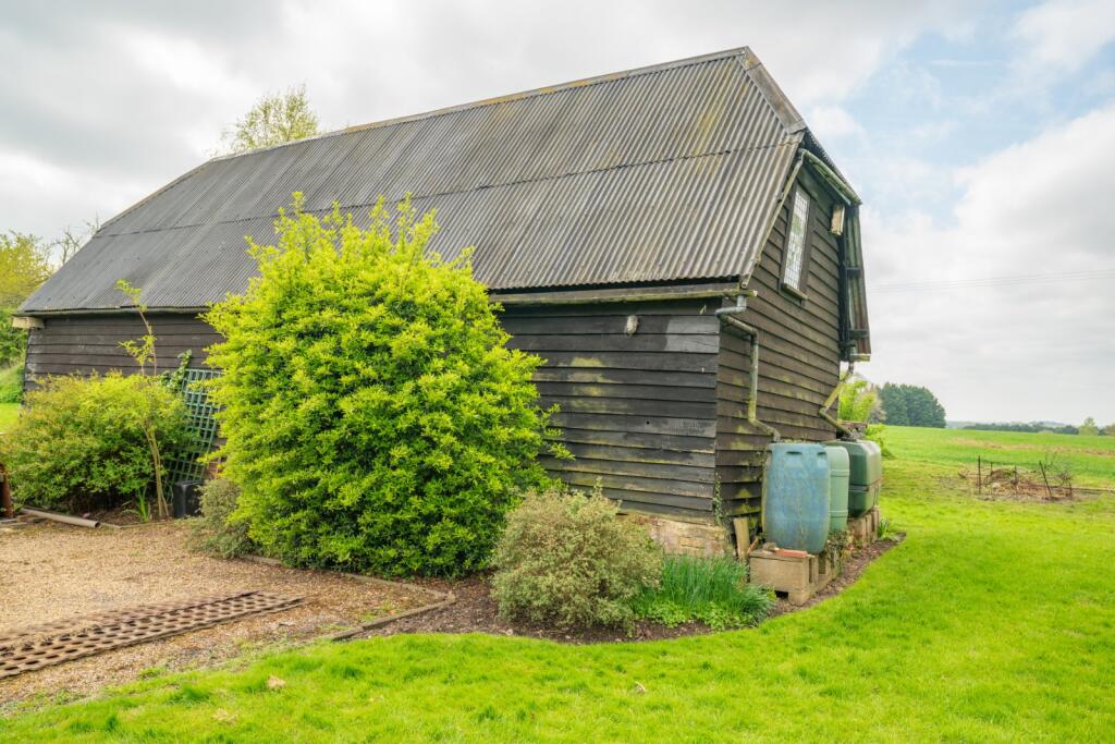 Garage / Barn