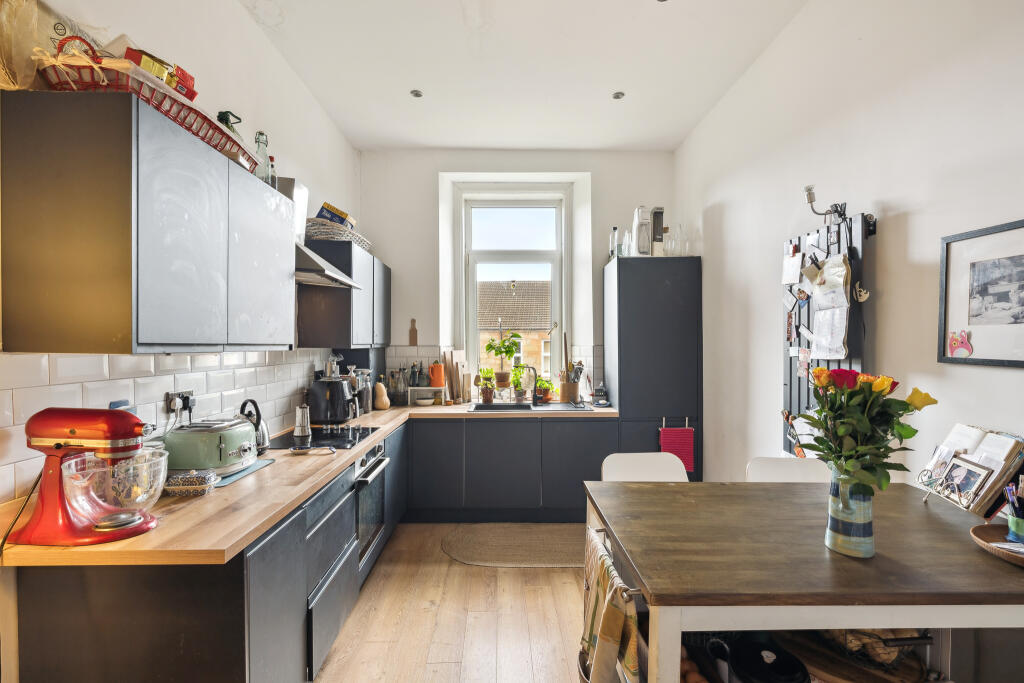 Kitchen/ Dining Room