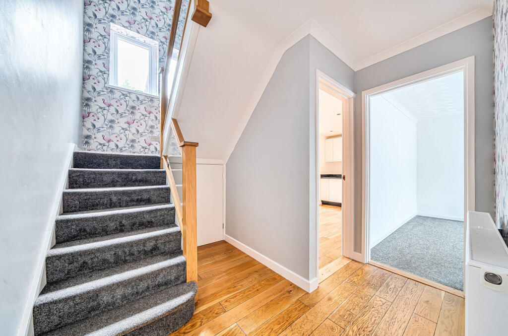 1370286-16-68f277...