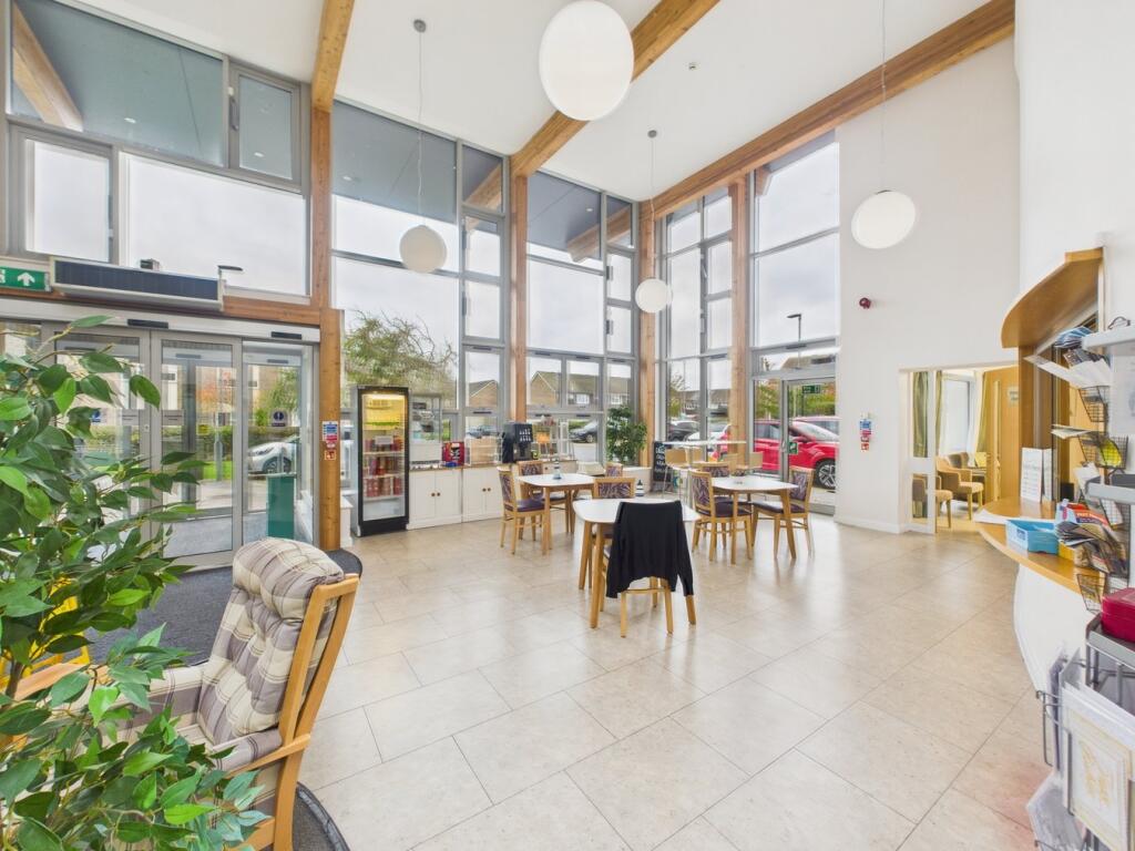Entrance Foyer &amp; Communal Areas