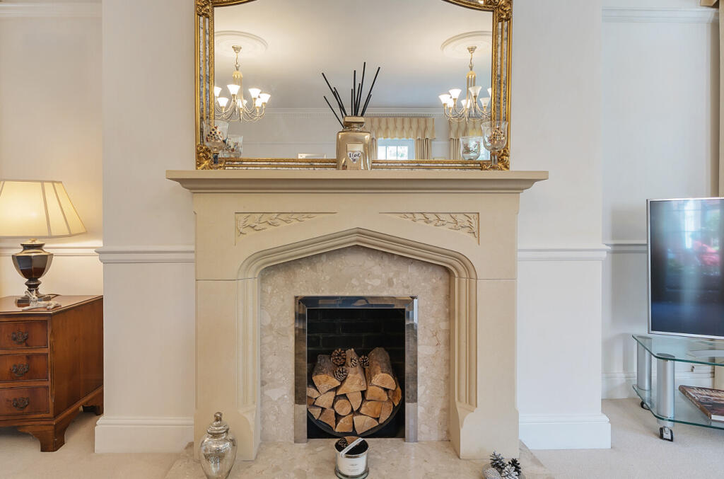 1334948-19-689220...