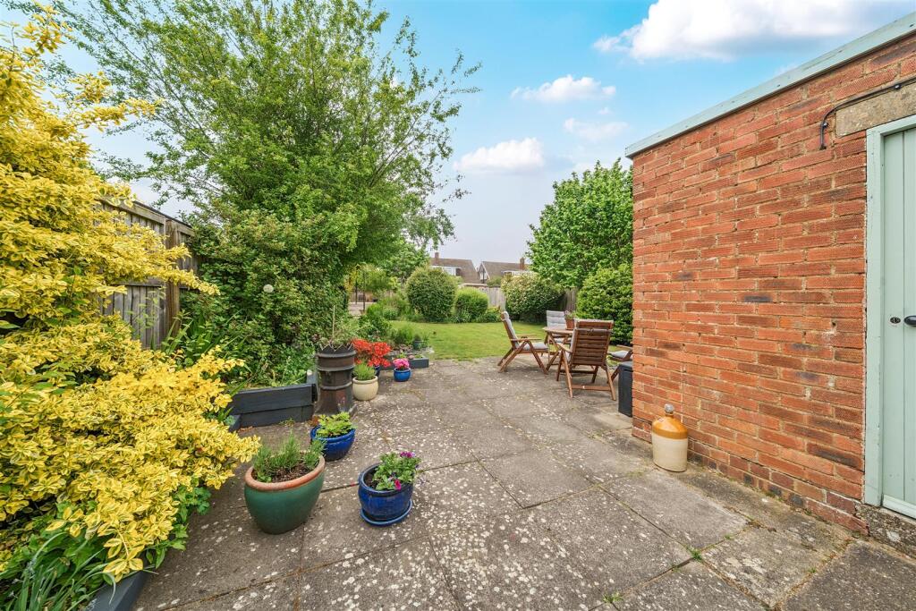 108 Brackley Road, Towcester
