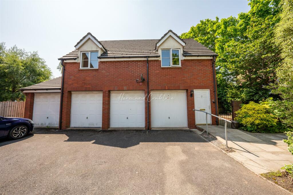 Doe Close, Penylan, HernCrabtree (1).jpg