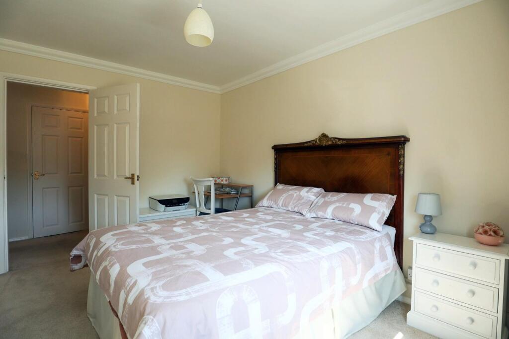 Bedroom 1 (2).jpg
