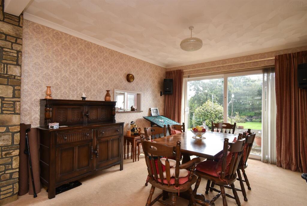 Living &amp; dining room