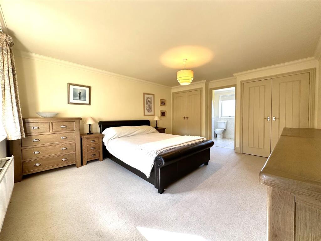 Master Bedroom Into En-Suite 129