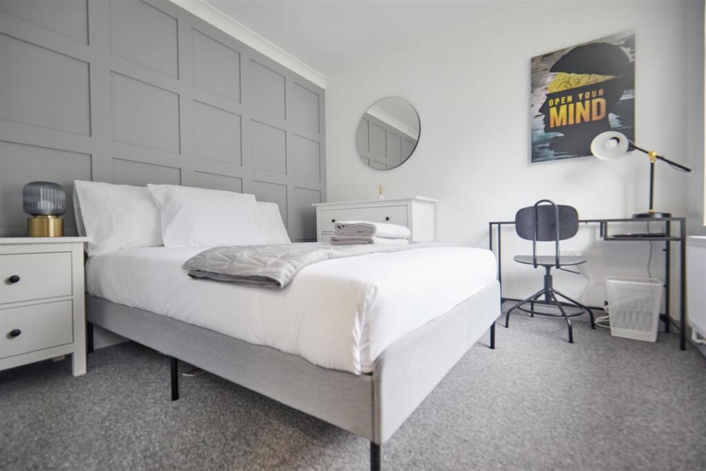 119 South Park Avenue 14.jpg