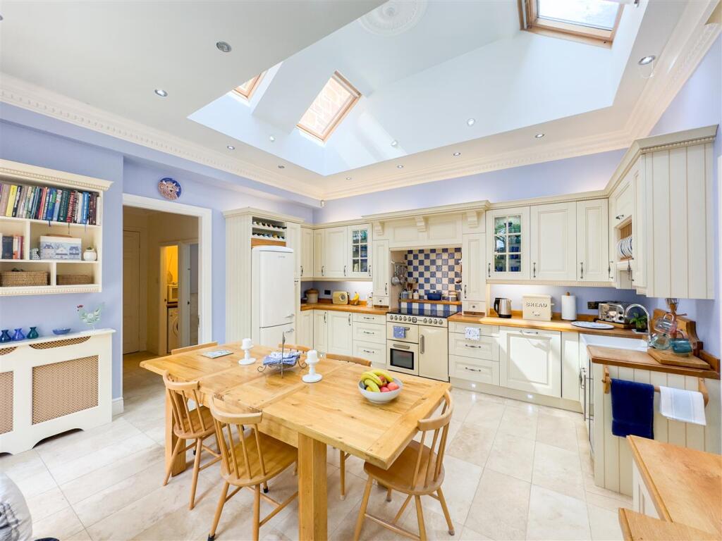Kitchen/Dine