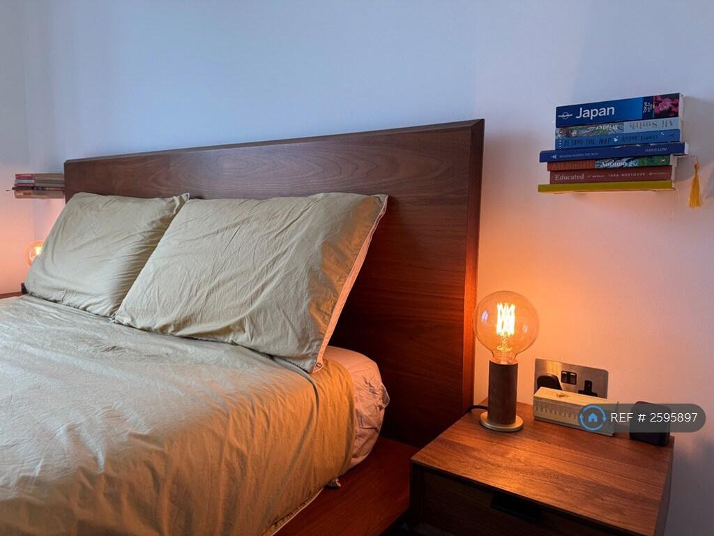 Bedroom 1 (Ensuite)