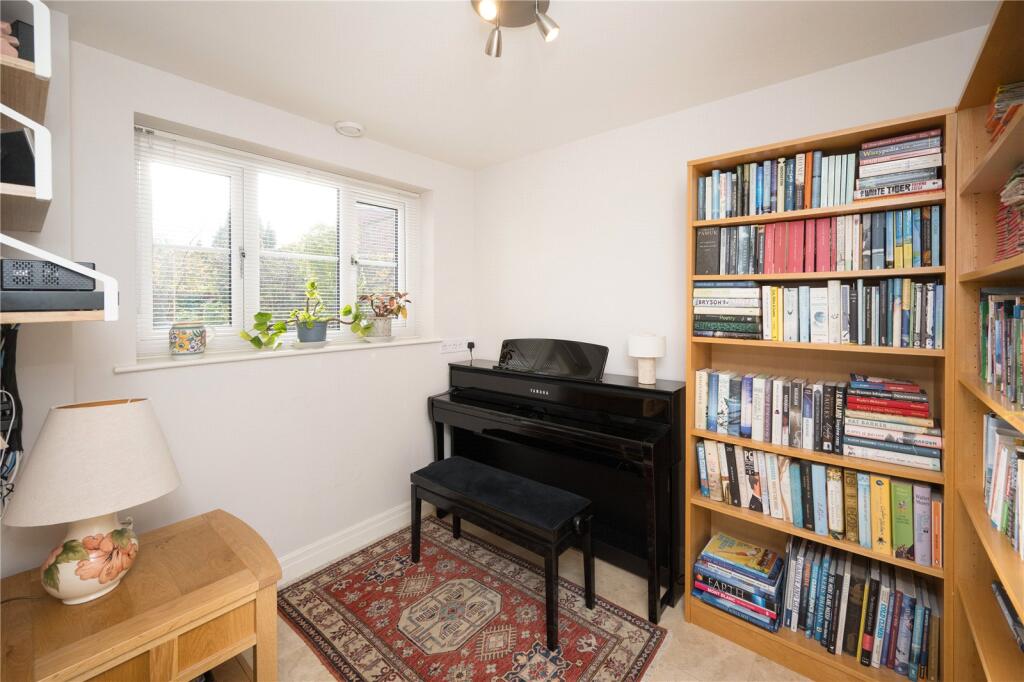 Holt Lane, Adel, Leeds, LS16