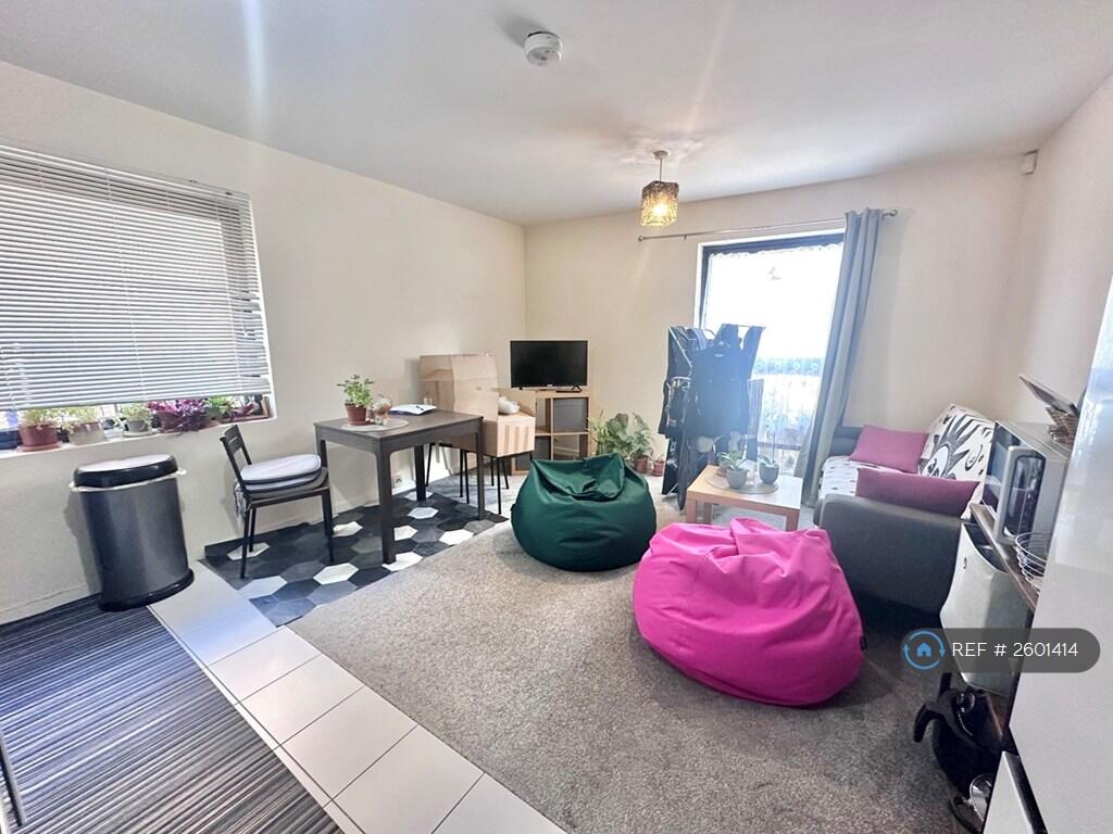 Living Room/Reception