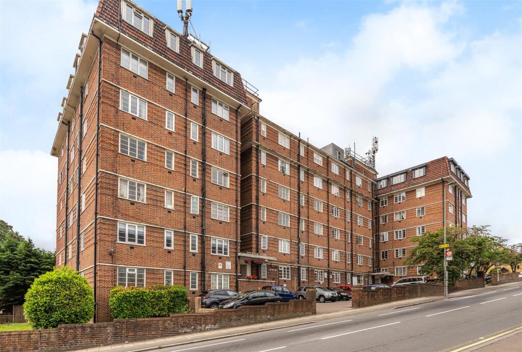 Sherborne Court-3.JPG