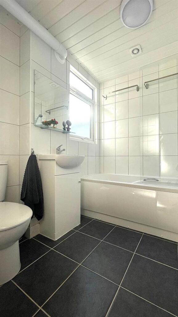 7-bed-student-house-hudson-road-portsmouth-(36).jp