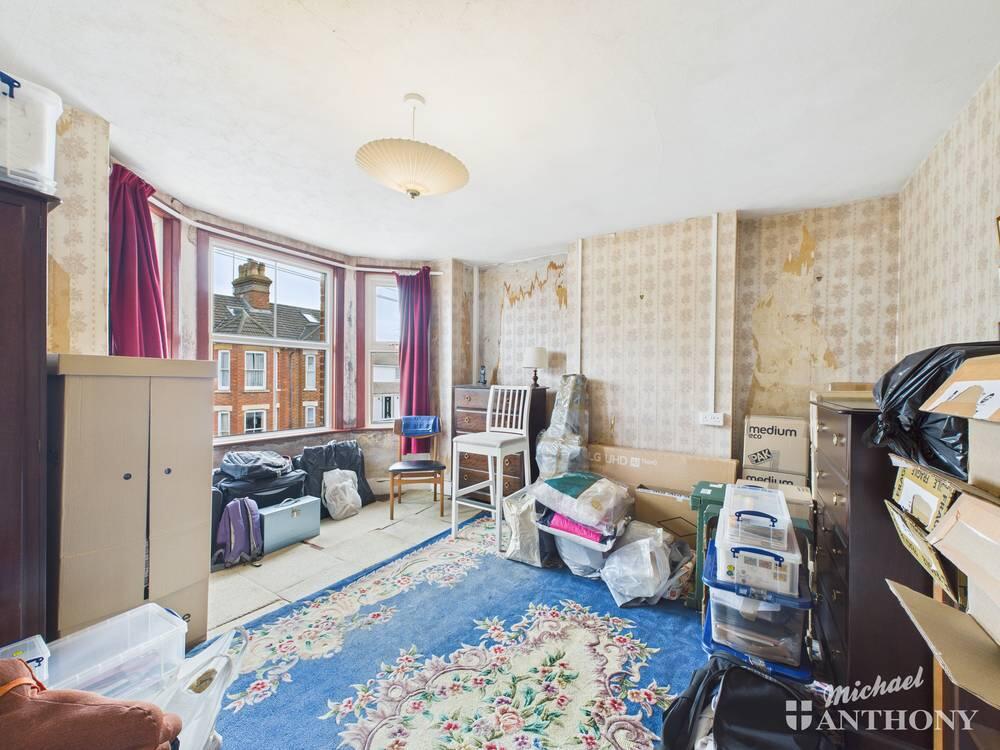 CAM02773G0-PR0361-STILL018-thumbnail-h750-70