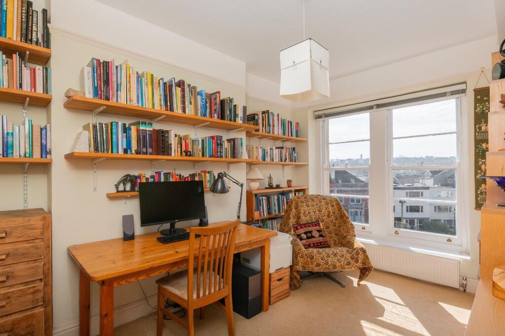 7F2R1RD - Bedroom B.jpg