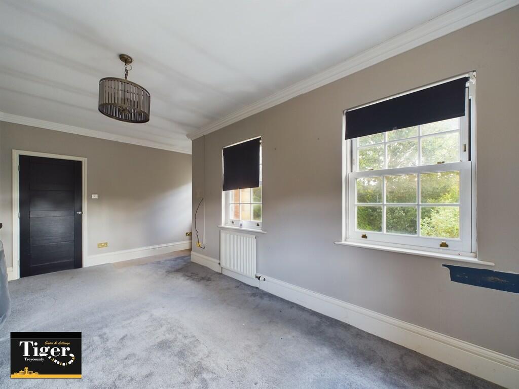 CAM02176G0-PR0329...