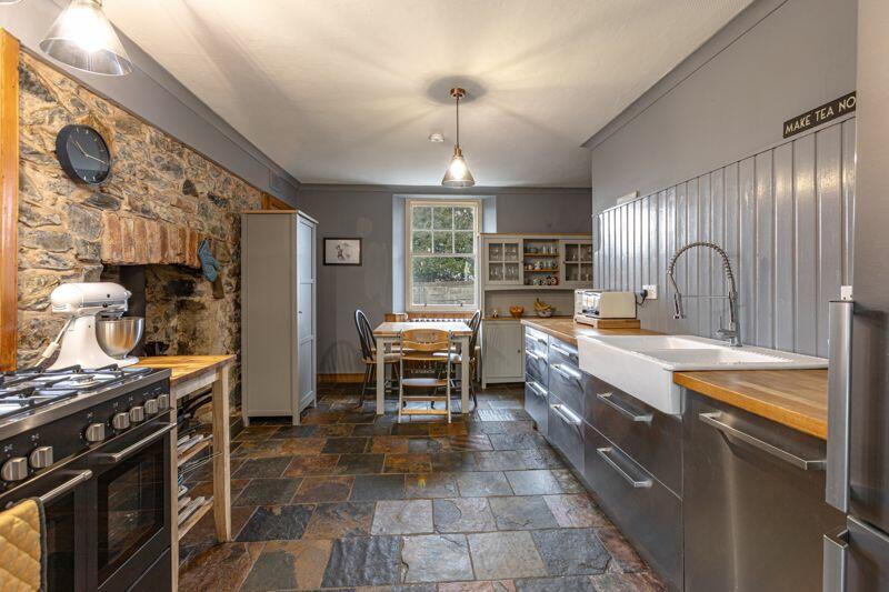 Breakfasting Kitchen